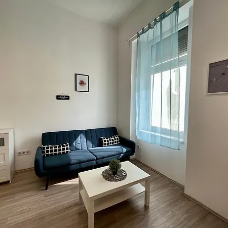 Retek Buda Central